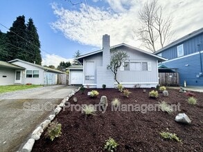 Building Photo - 1734 NE Bryant St