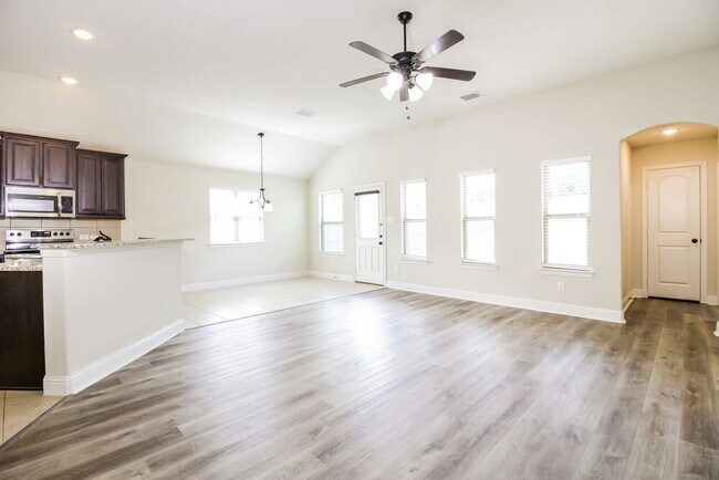 Foto del edificio - 334 Highmeadow Dr