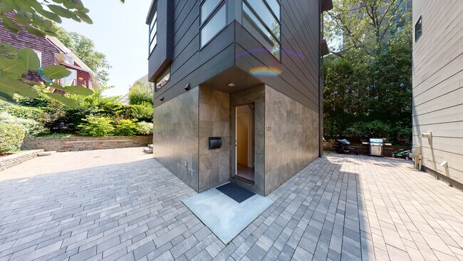 Foto del edificio - 138 Banks St