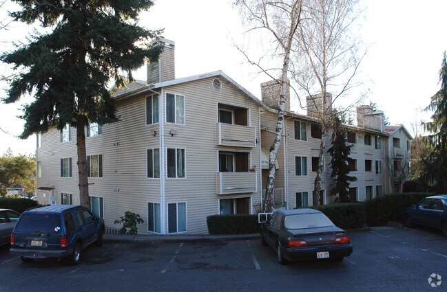 Building Photo - Pepper Tree