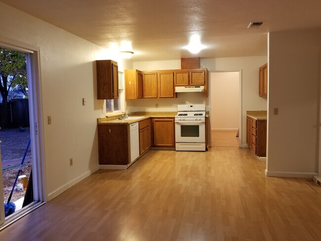 Building Photo - 8148 Steinbeck Way