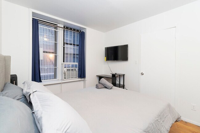 Foto del edificio - 312 E 93rd St