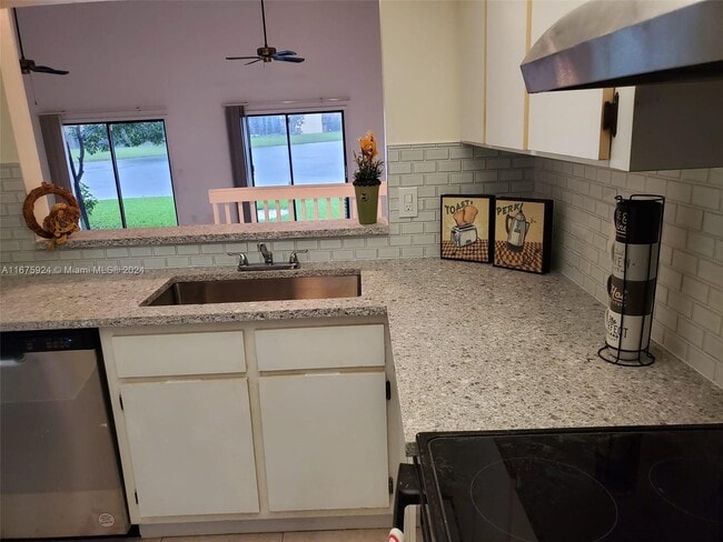 Building Photo - 4206 SW 87th Ter