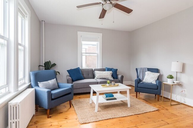 living room - 51 Houghton St