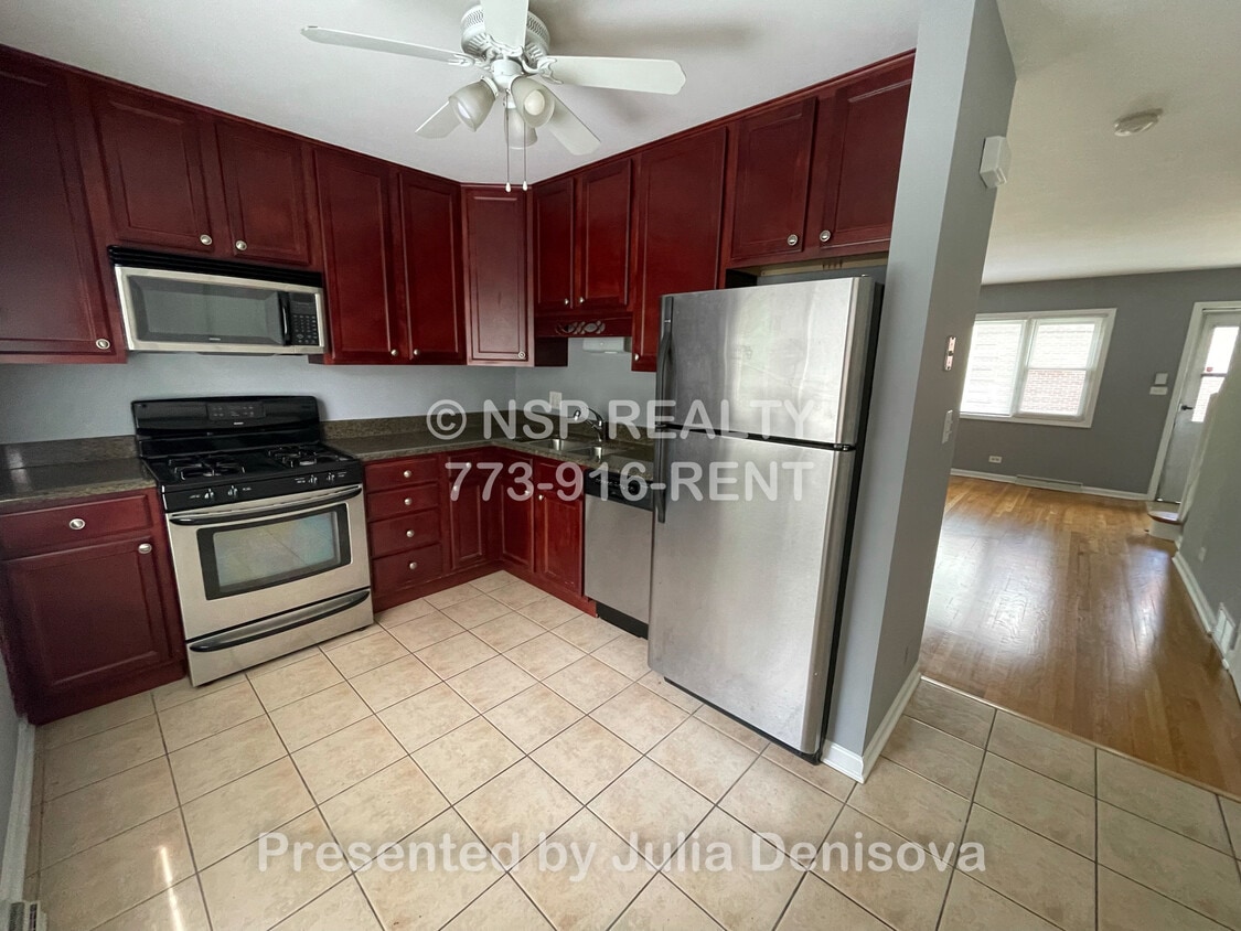 1175 Deerfield Rd, Deerfield, IL 60015 Townhome Rentals in Deerfield