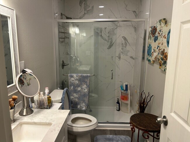 Foto del edificio - 620 Temple St