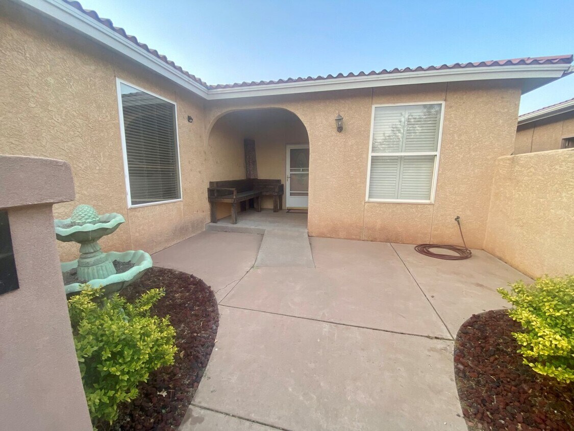 Foto principal - 2 Bedroom 2 Bath