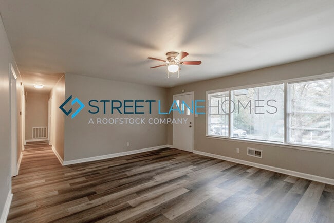 Building Photo - NOW OFFERING $250 OFF THE FIRST FULL MONTH...