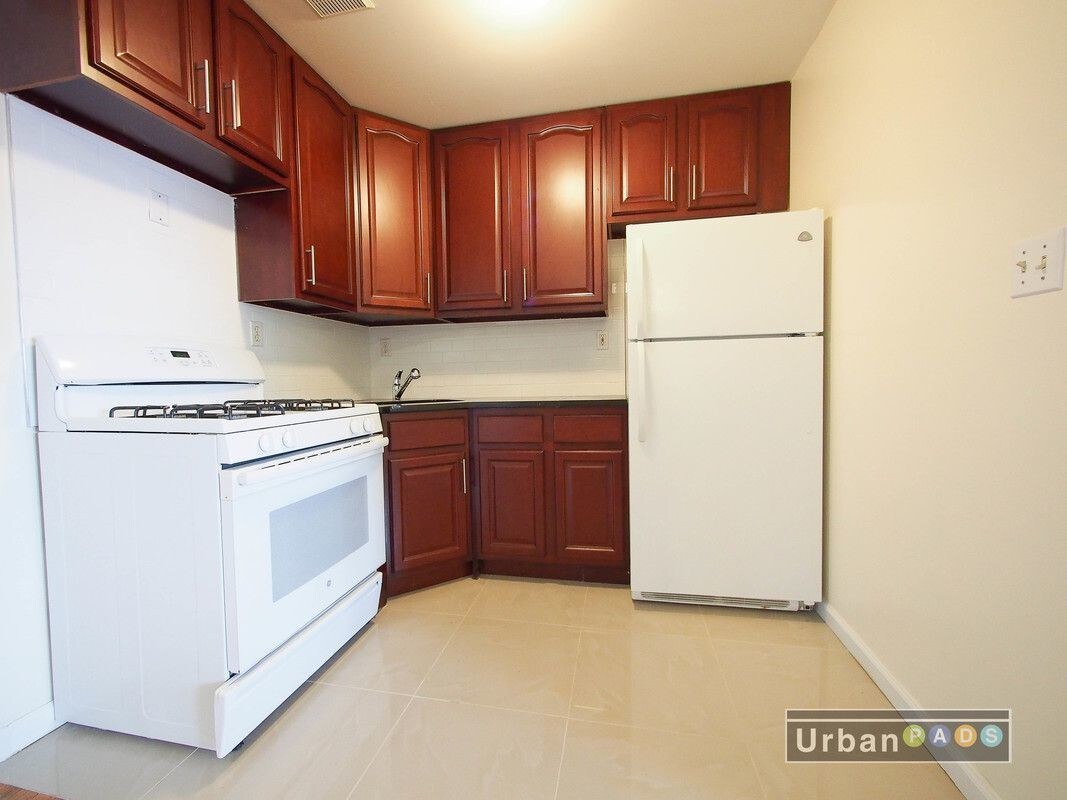 Primary Photo - 54 Pilling St