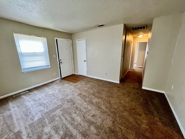 Foto del edificio - 2630 S 49th St