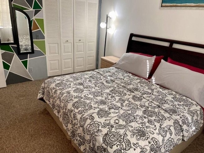 Building Photo - 1592 Springside Dr