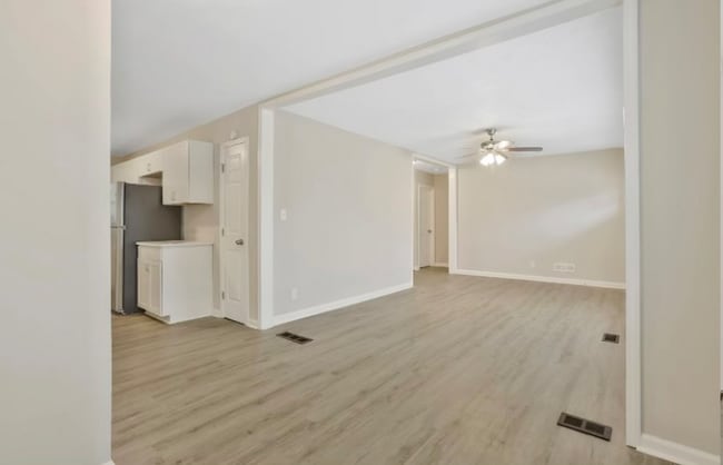 Building Photo - 2038 Rebecca Ln