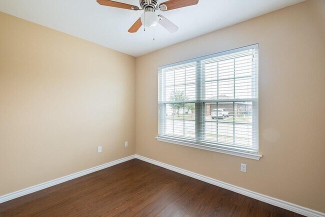Building Photo - 13320 Pine Needle St