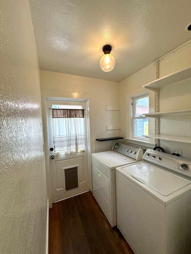 Historic Bluff Heights Beauty Apartments in Long Beach, CA Westside