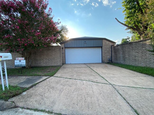 Building Photo - 10607 Staghill Dr