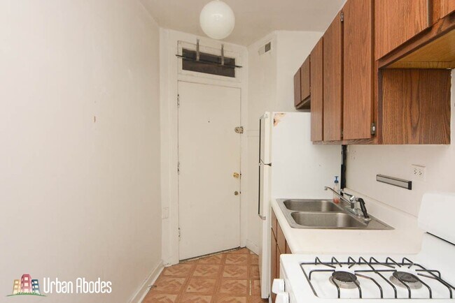 Foto del edificio - 3009 N Racine Ave