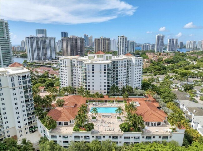 Building Photo - 20000 E Country Club Dr