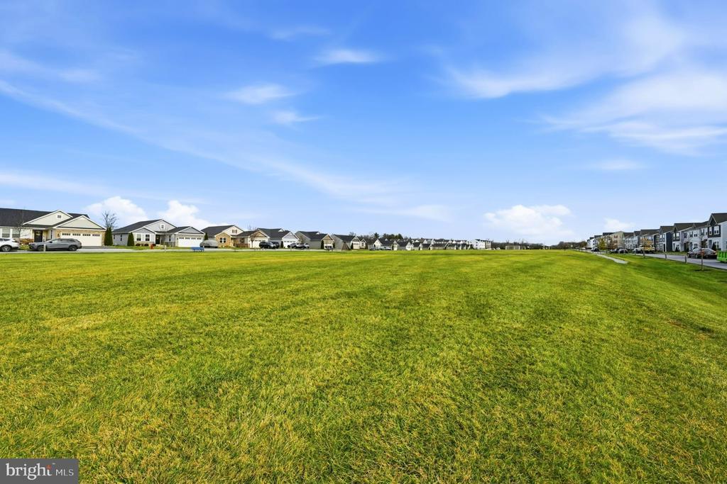 Foto principal - 189 South Harner Boulevard