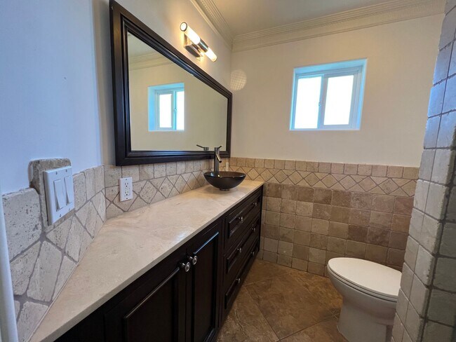 Foto del edificio - Beautiful Home in the Hills of Los Angeles