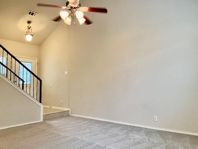 Building Photo - 8720 Blackvireo Dr