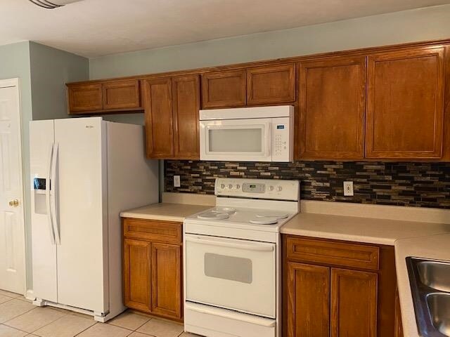 Foto del edificio - 2681 Fairmount Ln