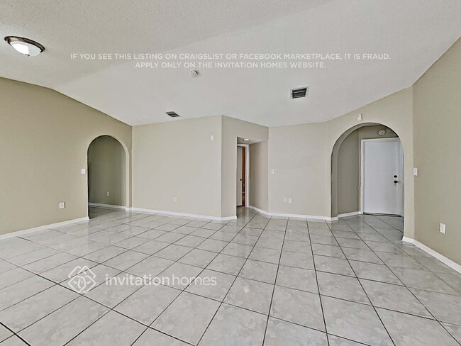 Building Photo - 15555 SW 95th Ln