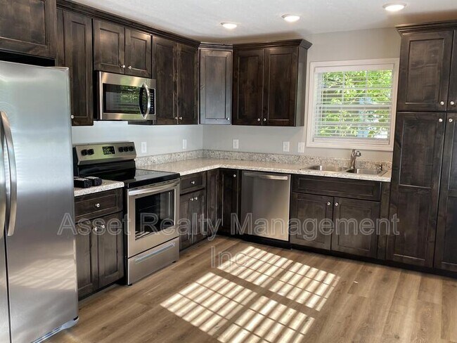 Foto del edificio - 252-254 Highland Ave