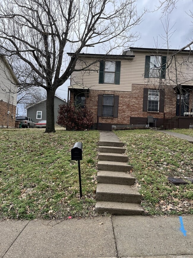 2 BEDROOM 11/2 BATH TOWNHOME MINUTES TO D... - 2 BEDROOM 11/2 BATH TOWNHOME  MINUTES TO D...