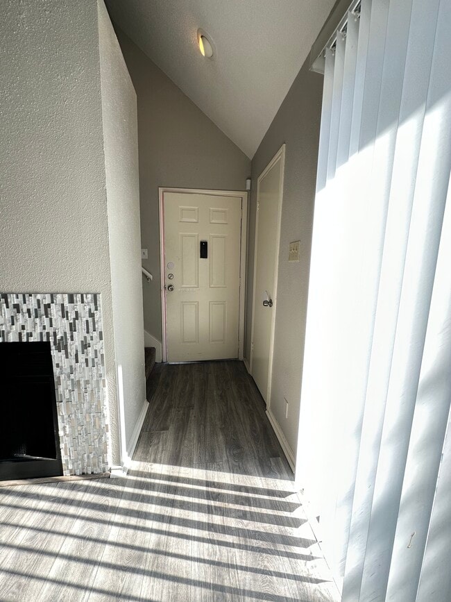 Foto del edificio - 14550 Fonmeadow Dr