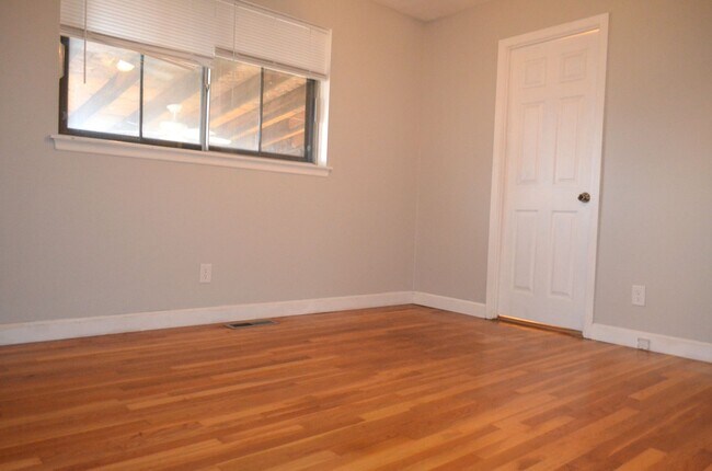 Building Photo - Coming Soon! 3 bed 1 bath in Fenton