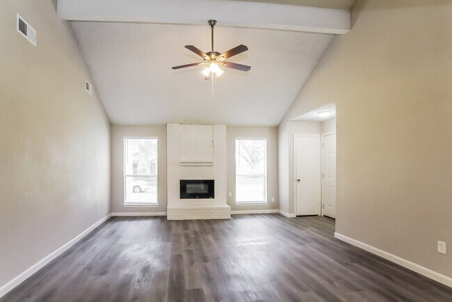 Foto del edificio - 4310 Shalom Creek Ln