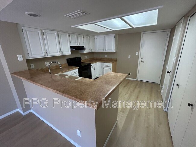 Building Photo - 521 E Kristal Way