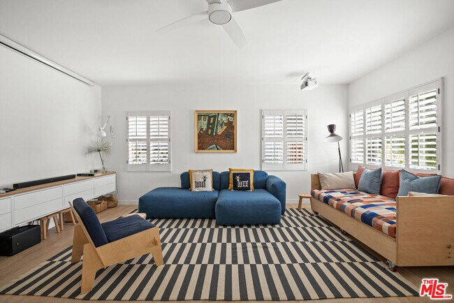 Foto del edificio - 861 Warren Ave