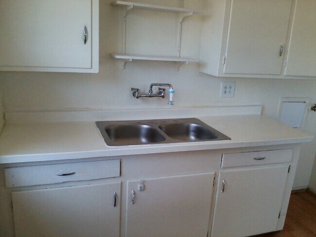 Cocina - 3895 Harney St