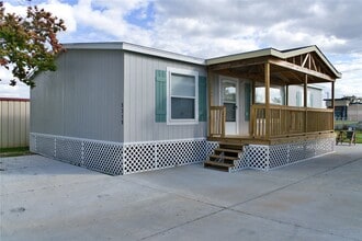 Building Photo - 5323 Green Ln