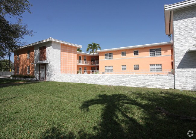 Edificio de apartamentos vista de Coral Way - 533 Coral Way