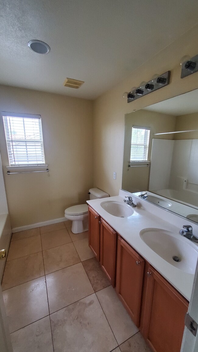 Building Photo - 9361 La Tonis Way