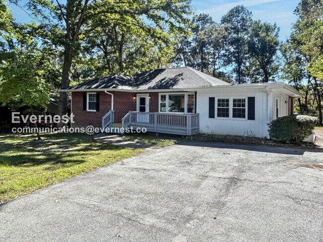 Foto del edificio - 5631 Swan Dr