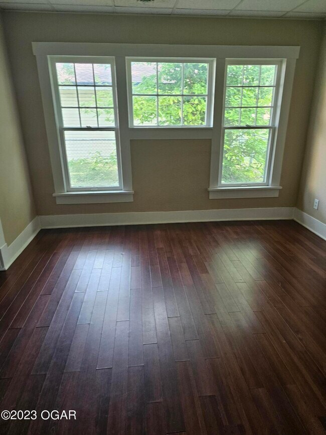 Foto del edificio - 1503 E Valley St