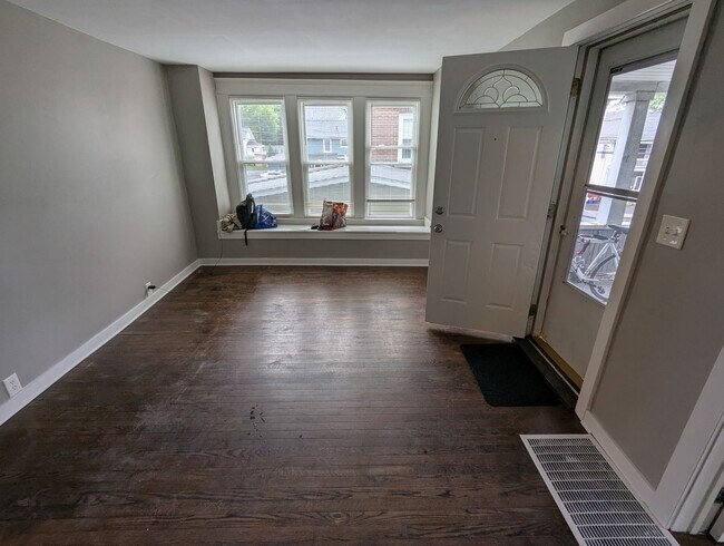 Foto del edificio - 302 Caroline Ave