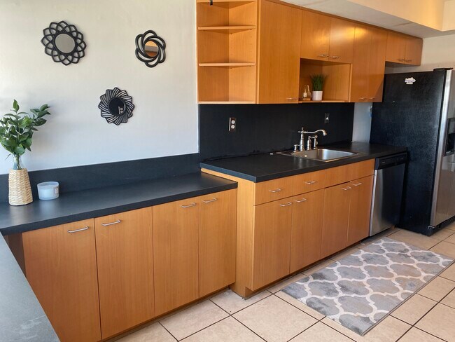 kitchen - 18021 Biscayne Blvd