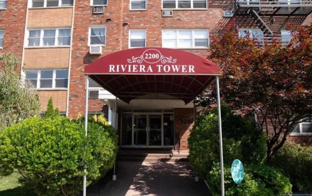 Primary Photo - 2200 Center Ave