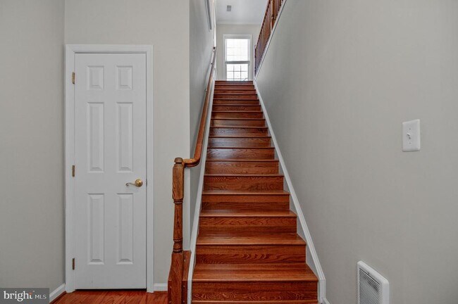 Foto del edificio - 4619 Hummingbird Ln