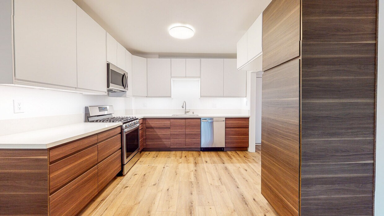 Foto principal - 16721 Sherman Way