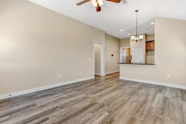 Building Photo - 244 Cottonwood St