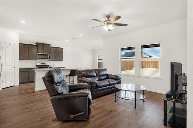 Foto del edificio - 712 Cool Cyn Trl