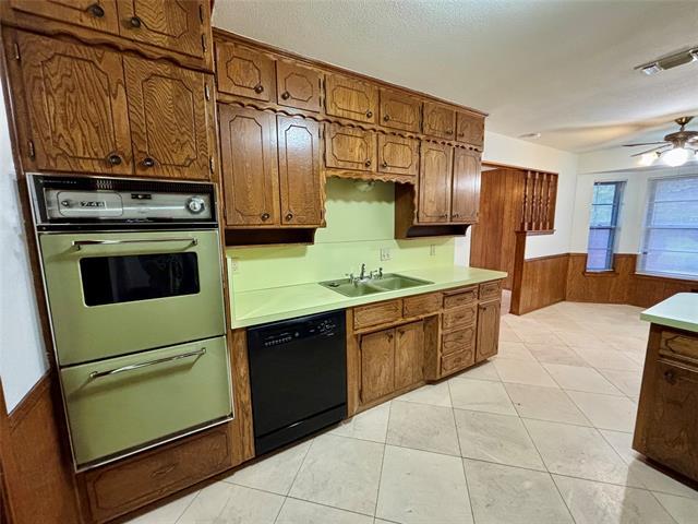 Building Photo - 1602 Carla Ave