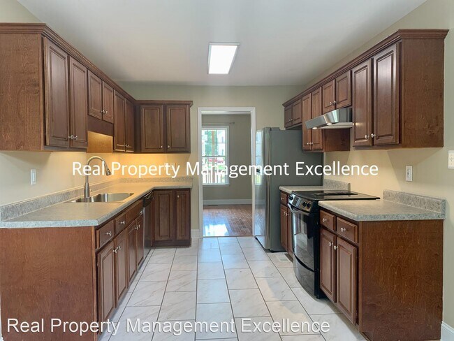 Building Photo - 3 br, 2.5 bath House - 102 Hyde Park Circle