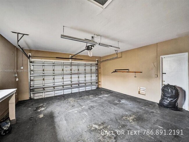 Building Photo - 4461 NW 6th Court, Plantation, FL 33317