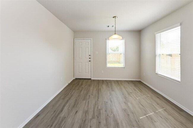 Building Photo - 8614 Doris Oaks Cir